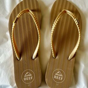 Women’s Reef Gold Flip Flops with Braided Straps size 11